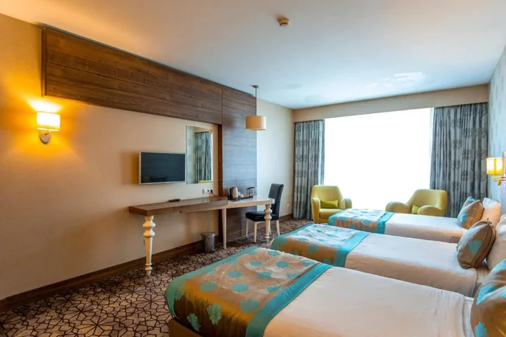 Инегол: Inegol Royal Hotel