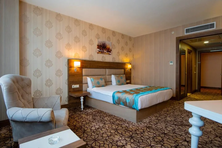 Инегол: Inegol Royal Hotel