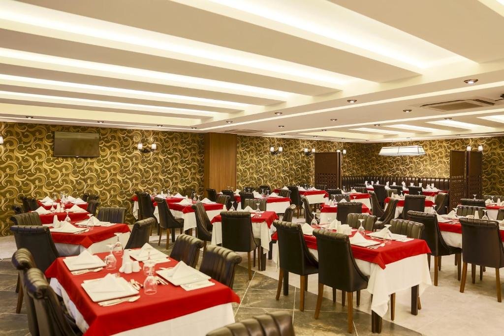 Инегол: Inegol Royal Hotel