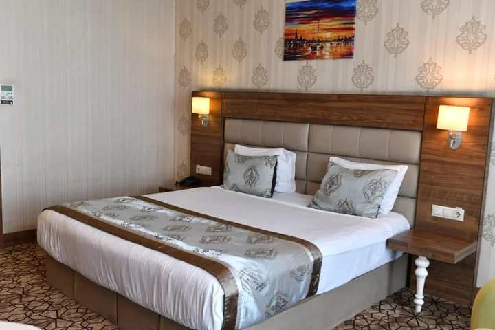Инегол: Inegol Royal Hotel