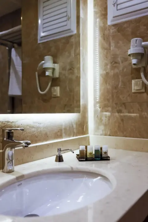 Инегол: Inegol Royal Hotel