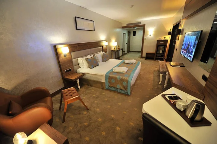 Инегол: Inegol Royal Hotel