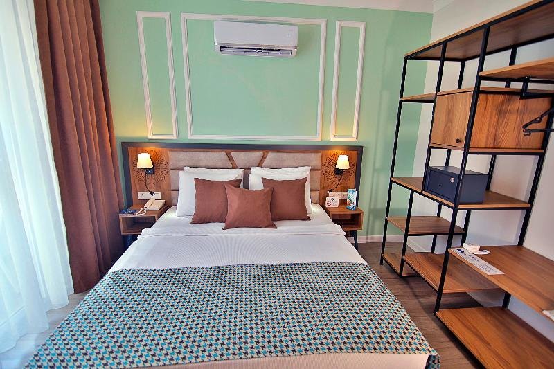 Club Big Blue Suite Hotel — фото 2