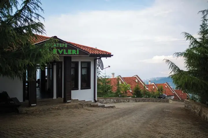 Трабзон: Liberta Evleri