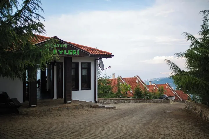Трабзон: Liberta Evleri