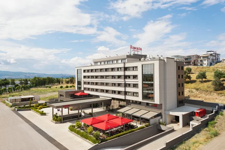 Дикили: Отель Ramada by Wyndham Izmir Aliaga