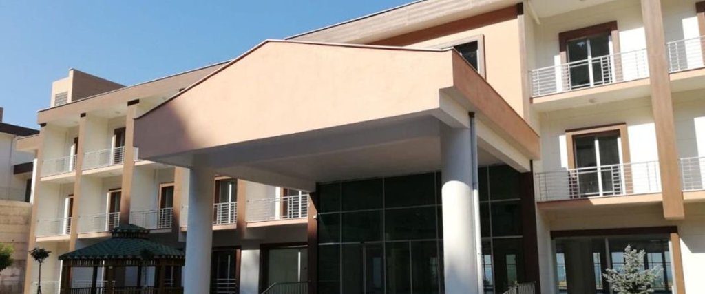 Янык: Kartepe Akçakoca Mesleki ve Teknik Anadolu Lisesi