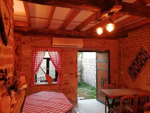 Айвалык: Azra Konukevi - Restaurant