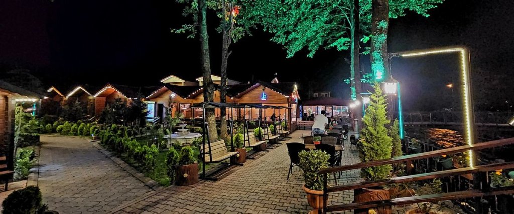 Арсин: Akyüz Kardeşler Otel & Bungolow