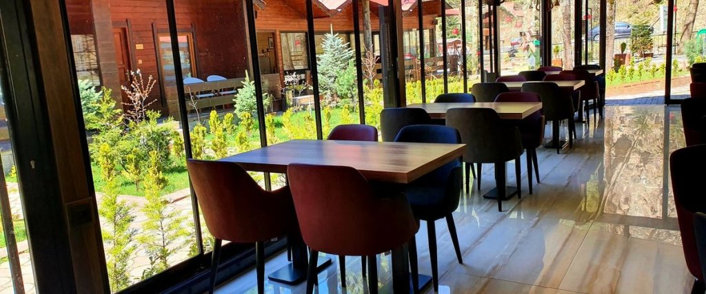 Арсин: Akyüz Kardeşler Otel & Bungolow