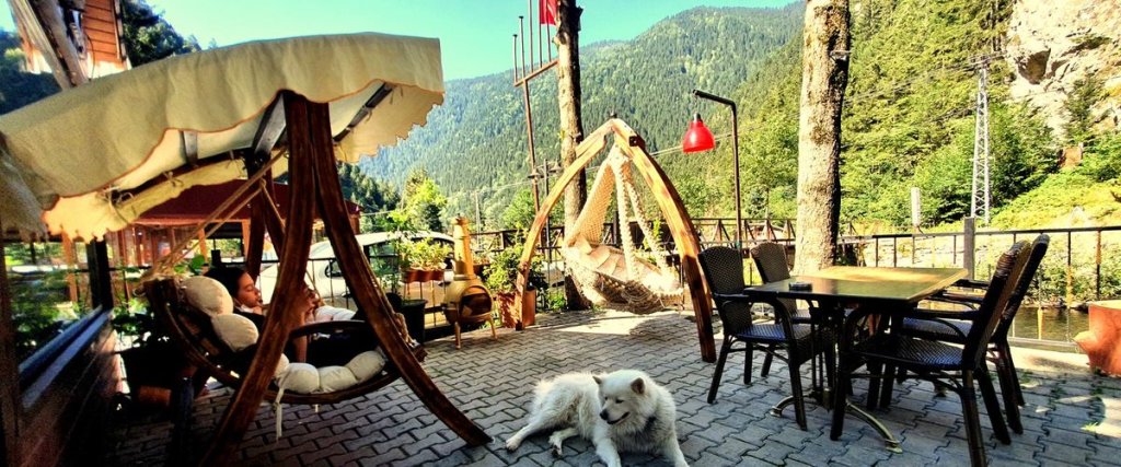 Арсин: Akyüz Kardeşler Otel & Bungolow