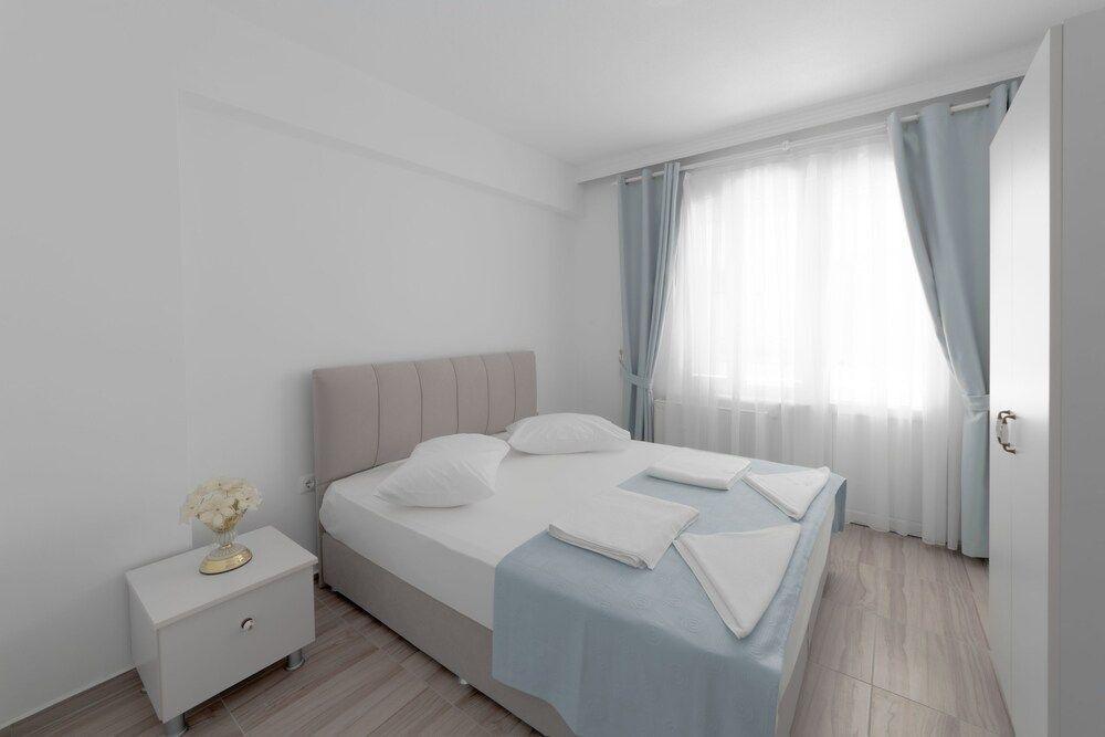 Эдремит: Hotel Tuna