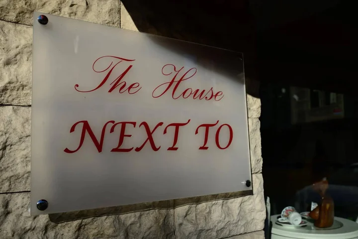 Стамбул: The House Next To