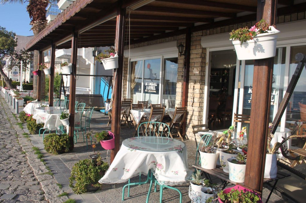 Фоча: Foca Kumsal Hotel