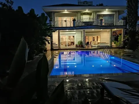 Чамьюва: Villa Malibu