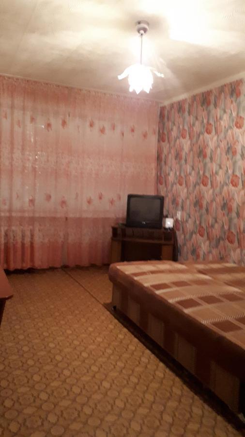 Кемерово: Apartment on Stroiteley 19