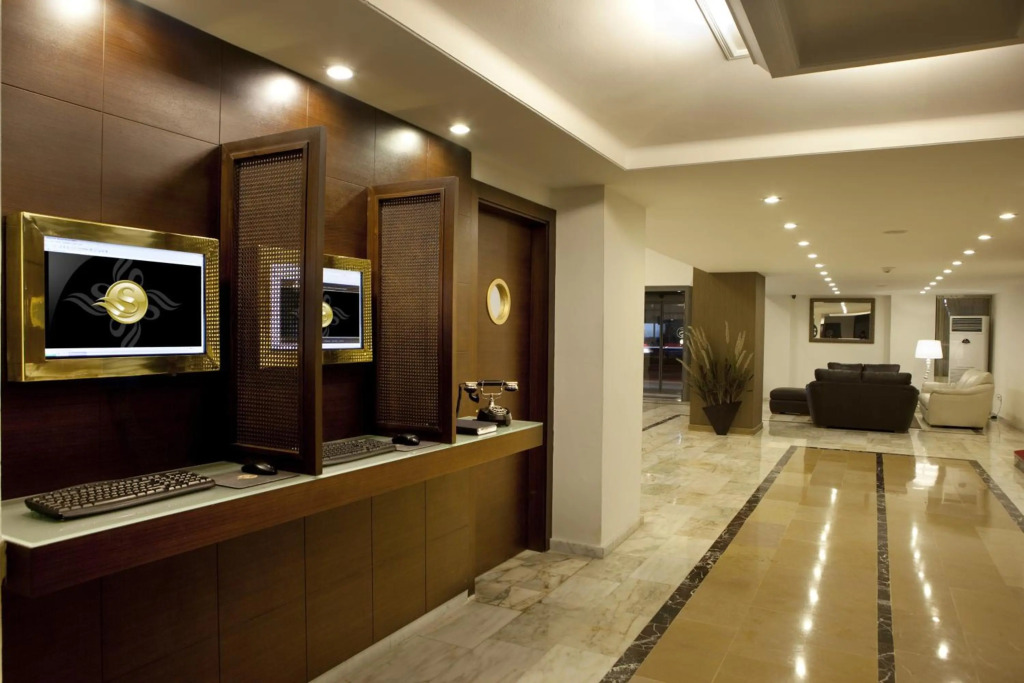 Измир: Susuzlu Atlantis Hotel