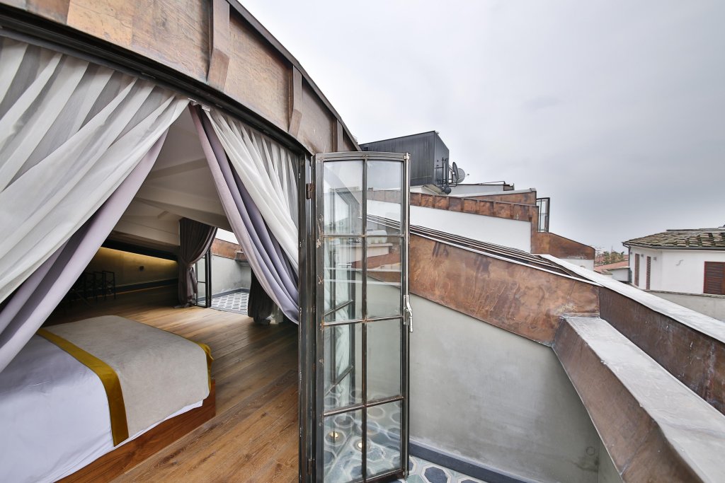 Стамбул: The Public Hotel