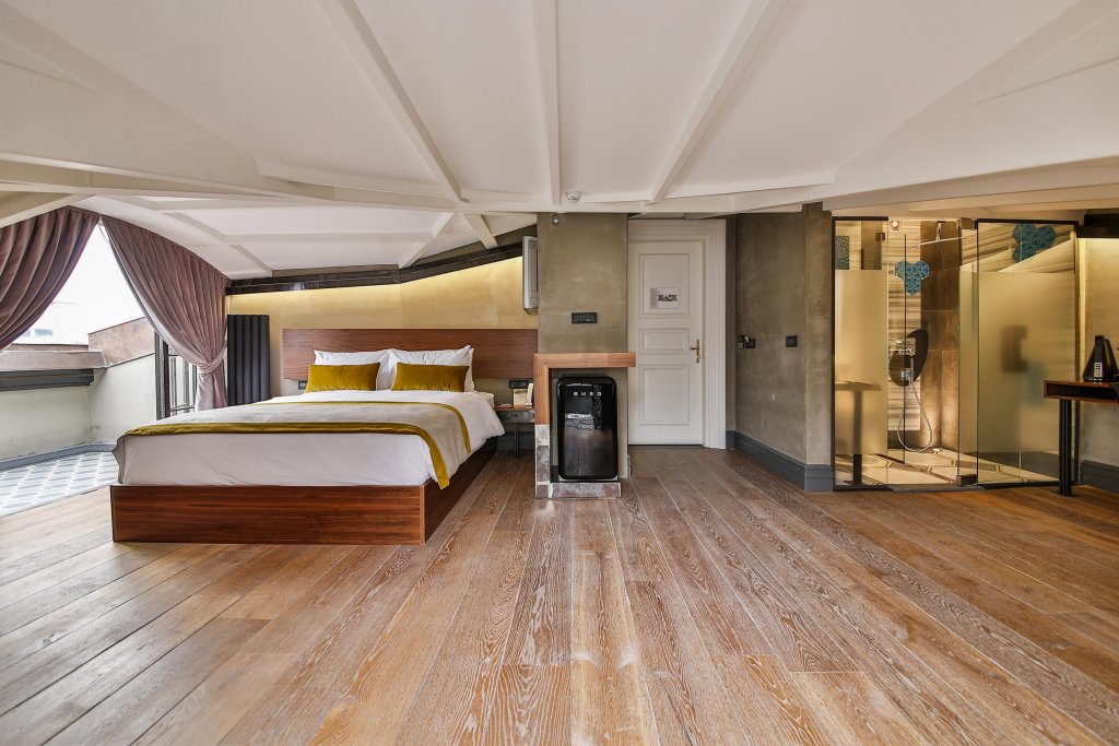 Стамбул: The Public Hotel