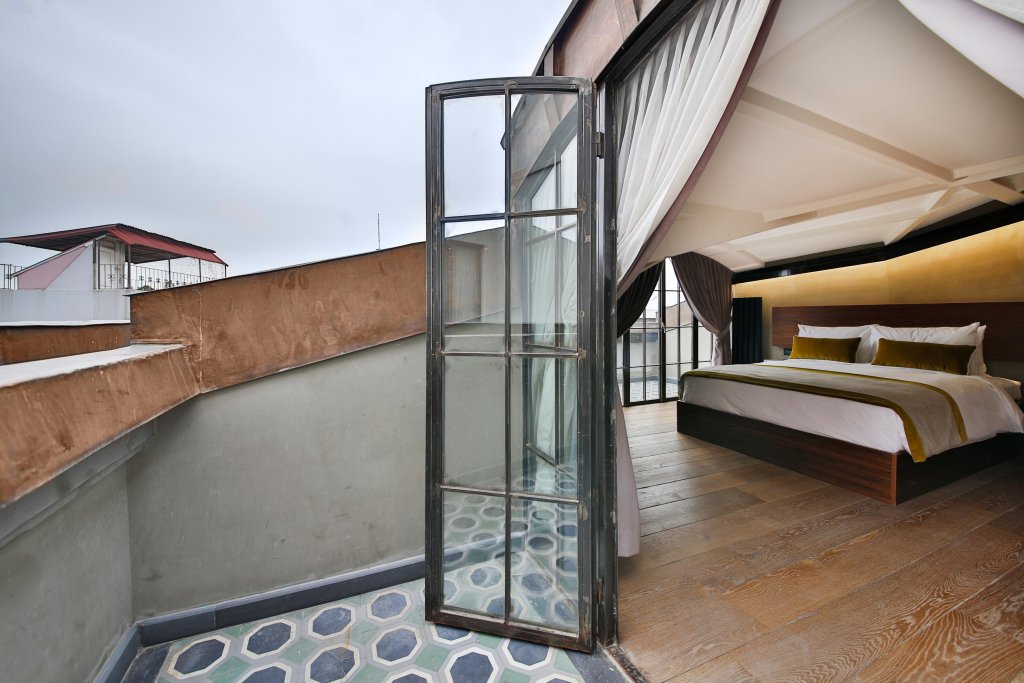 Стамбул: The Public Hotel