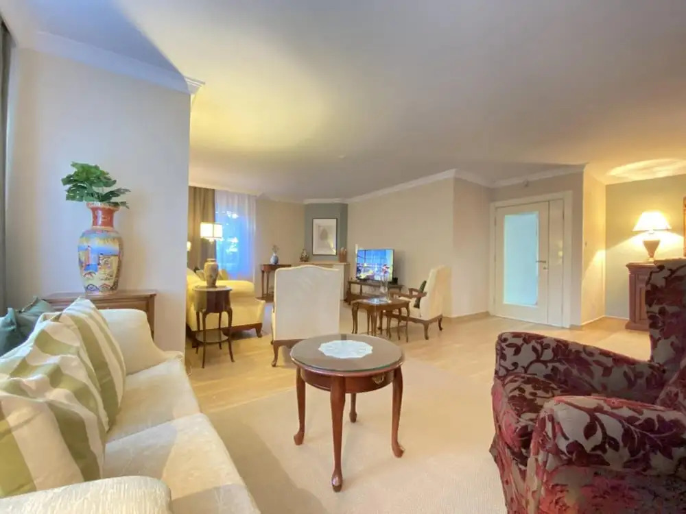 Стамбул: Missafir Stunning Flat with Terrace in Caddebostan