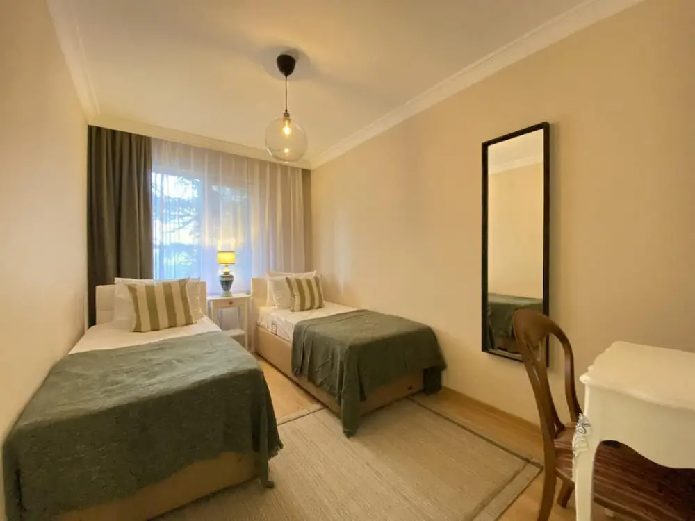 Стамбул: Missafir Stunning Flat with Terrace in Caddebostan