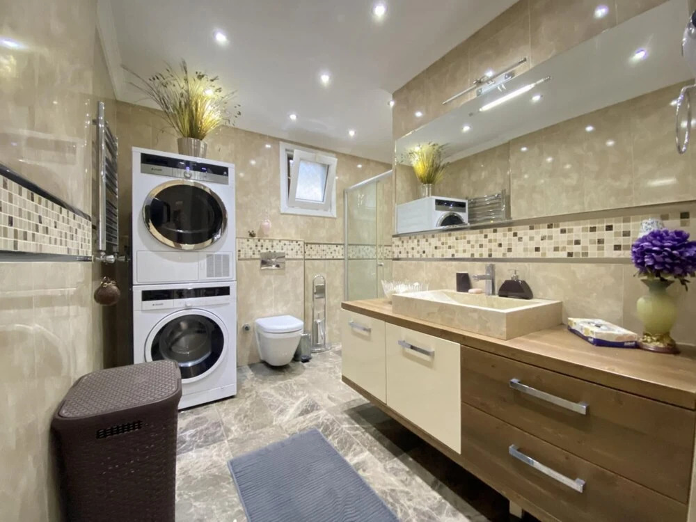 Стамбул: Missafir Stunning Flat with Terrace in Caddebostan