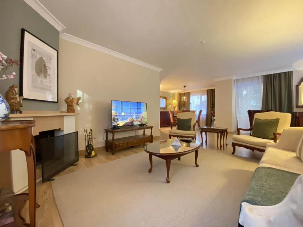 Стамбул: Missafir Stunning Flat with Terrace in Caddebostan
