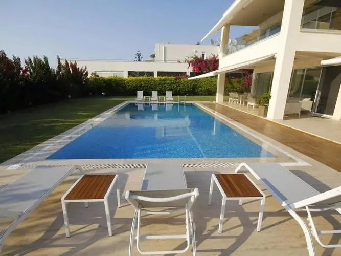 Тургутрейс: Villa Beaton