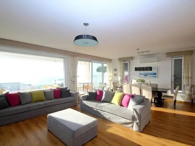 Тургутрейс: Villa Beaton