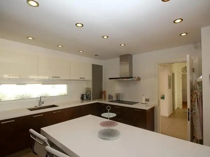Тургутрейс: Villa Beaton
