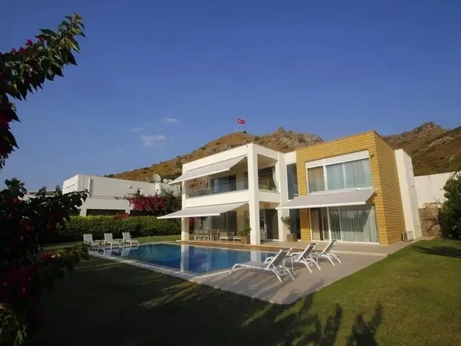 Тургутрейс: Villa Beaton