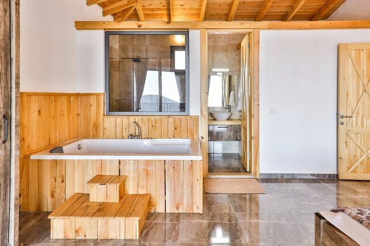 Исламлар: Villa Tas