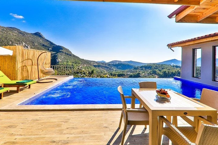 Исламлар: Villa Tas