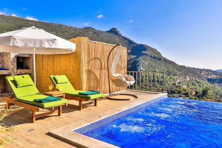 Исламлар: Villa Tas