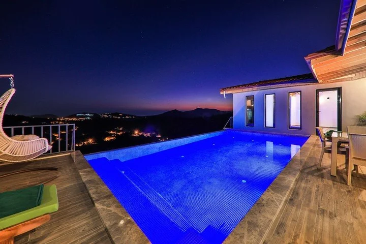 Исламлар: Villa Tas