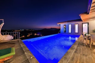 Исламлар: Villa Tas
