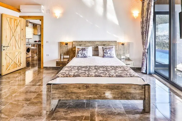 Исламлар: Villa Tas