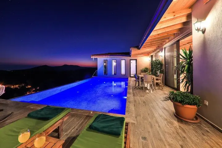 Исламлар: Villa Tas