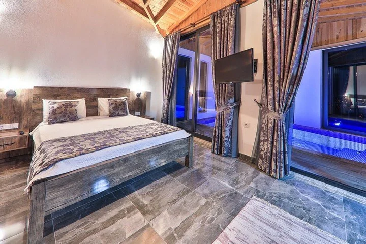 Исламлар: Villa Tas