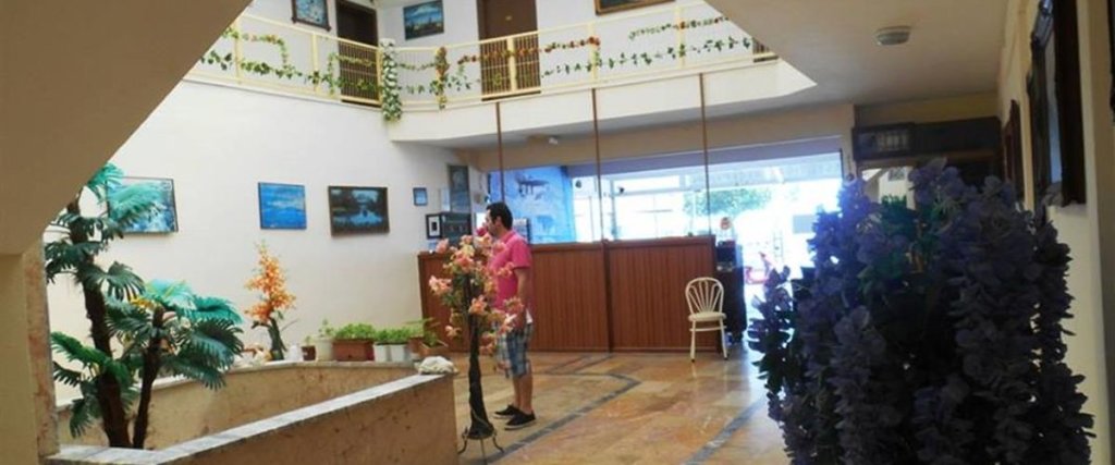 Дикили: Altin Otel Ayvalik