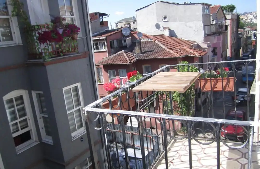 Authentic Room With Balcony in Balat — фото 3