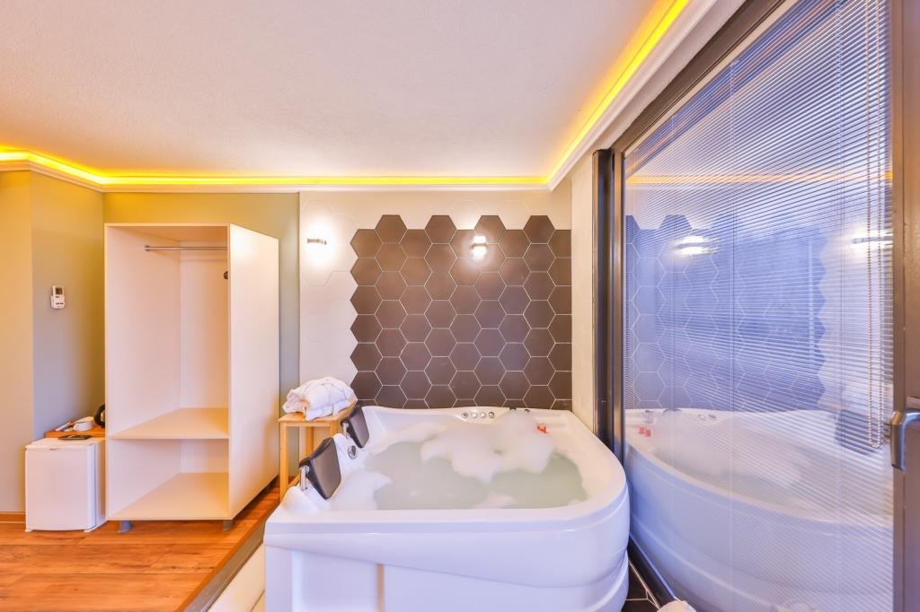 Сайл: Agva Pieria Luxury Hotel +16