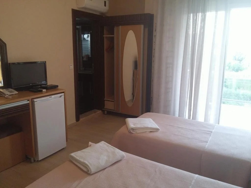 Гюмюльдур: Hotel Yedi
