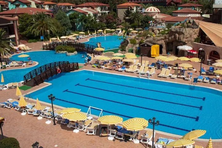 Окурджалар: Gypsophila Holiday Village