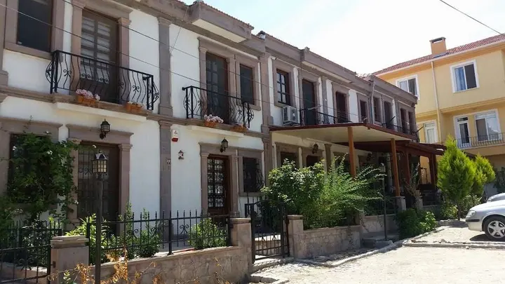 Айвалык: Ayvalik Konaklari