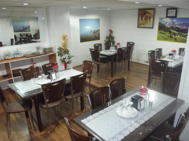 Зара: Gulistan Hotel