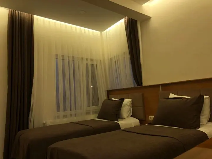 Зара: Gulistan Hotel