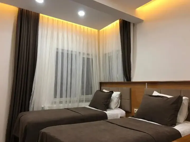 Зара: Gulistan Hotel