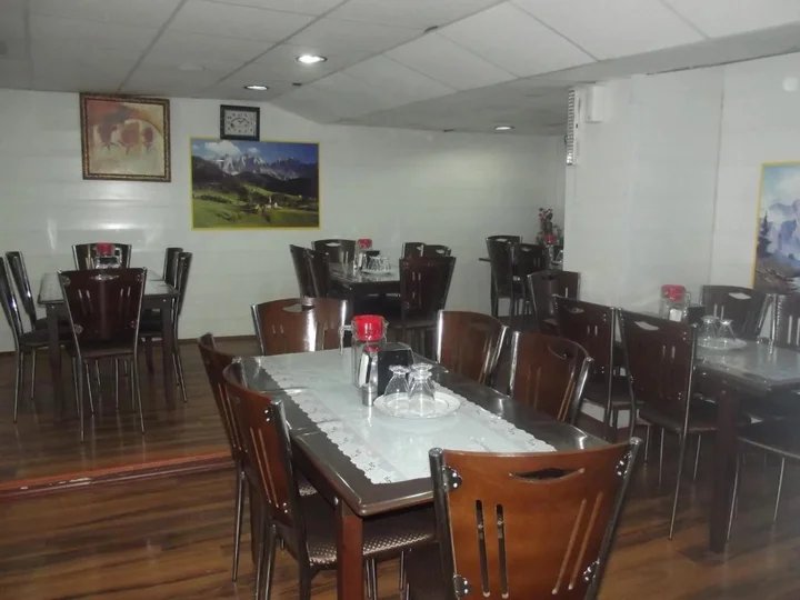 Зара: Gulistan Hotel